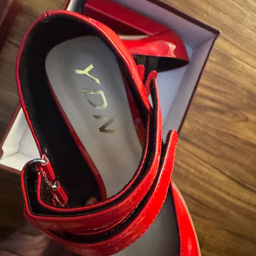 YDN Red Patent Leather Block Heels - Picture 12 of 13